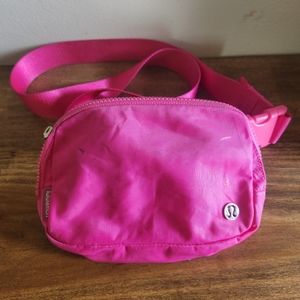 Lululemon Everywhere Belt bag 1L